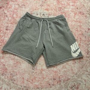 Men's Nike Terry Shorts With Pockets Size XL